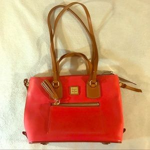 Dooney and Bourke tote purse